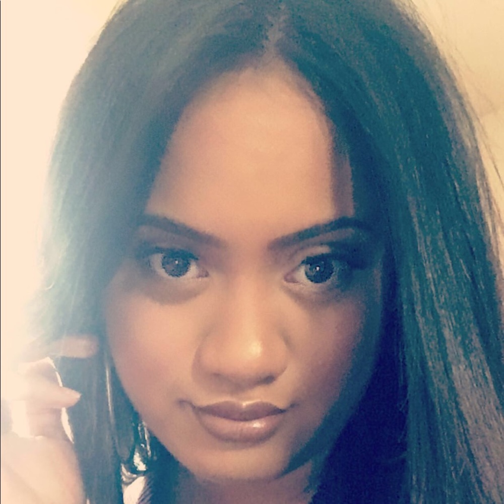 Meet your Posher, Cynthia